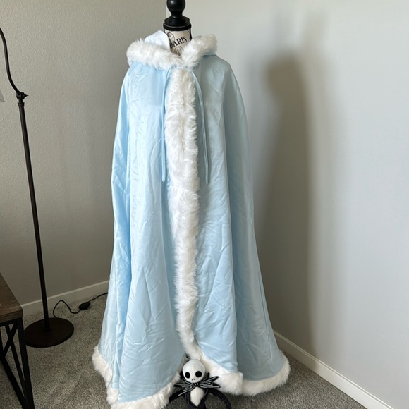 DISNEY ELSA FROZEN/ Halloween ready - Picture 1 of 6